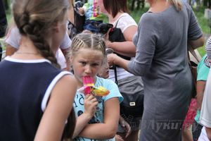 ​В Великих Луках сказочный «Праздник мороженого» подарил радость детям