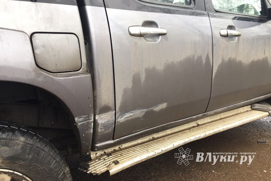 В Великих Луках, на ул. Заслонова, произошло ДТП с тремя автомобилями (ФОТО)