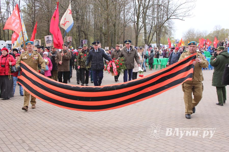 В Великих Луках День Победы празднуют все поколения (ФОТО)