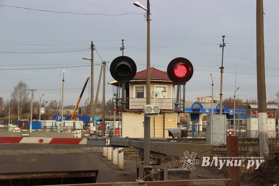 Самарский переезд закрыт (ФОТО)