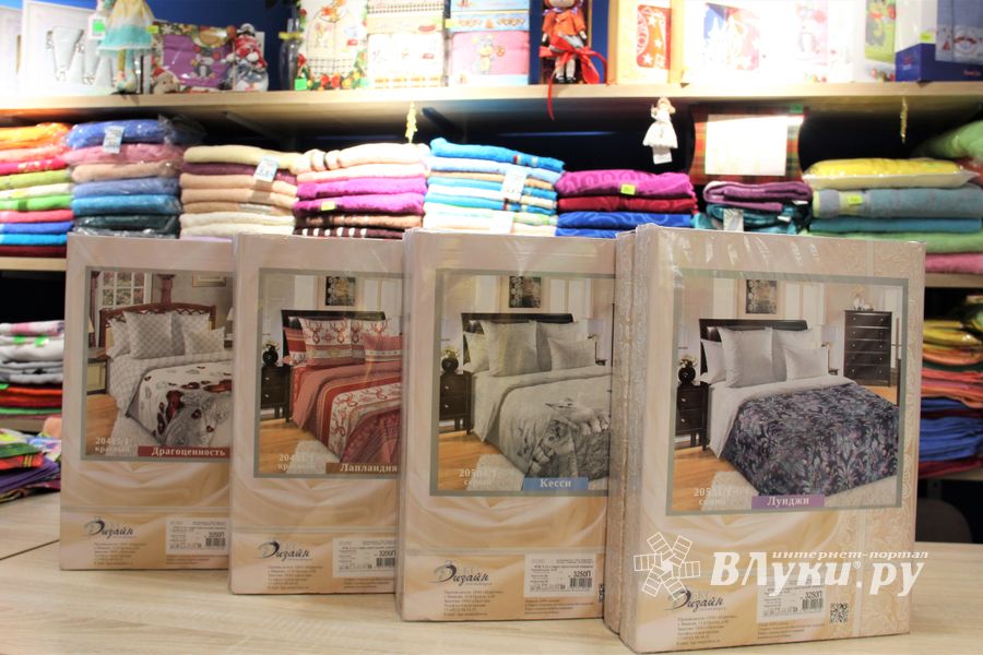 Великолучанам предлагают новогодние подарки из разряда «ТОП»