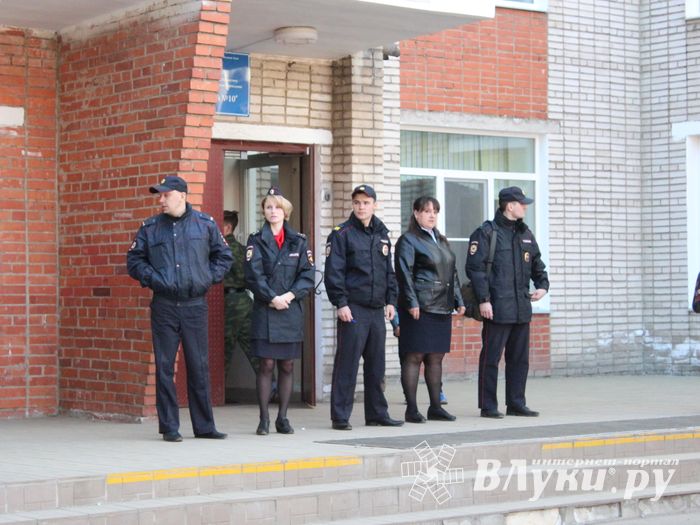 В Великих Луках спасали «заложников» (ФОТО)