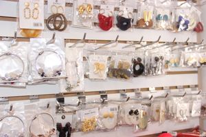 В Великих Луках открылся первый антикризисный магазин «FixZone» (ФОТО)