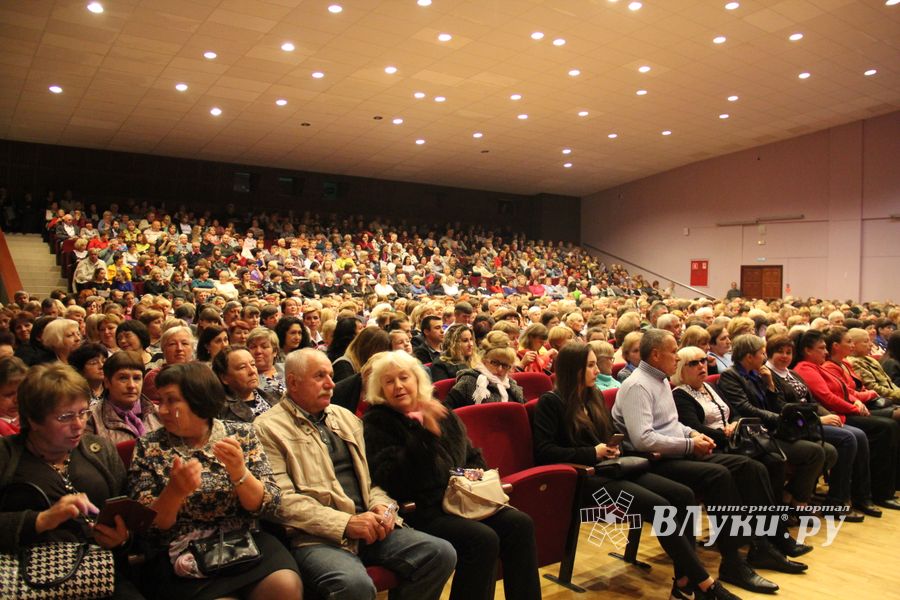 В Великих Луках прошел концерт Анастасии Спиридоновой (ФОТО)