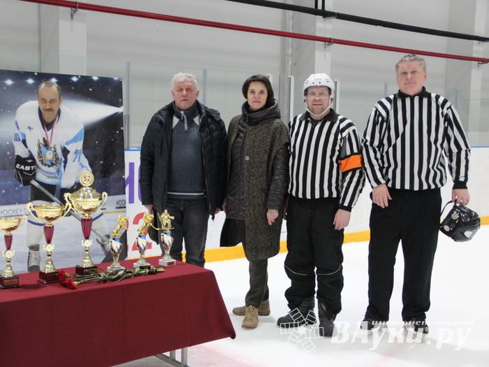 Памятный турнир по хоккею прошел в великолукском «Айсберге» (ФОТО)