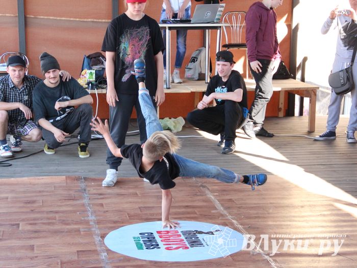  «ORIGINAL BBOYS CYPHERS» в Великих Луках (ФОТО+ВИДЕО)
