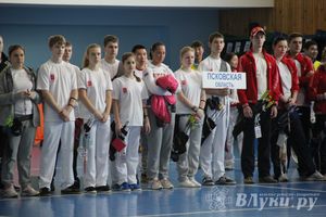 В Великих Луках состоялось открытие Чемпионата России по стрельбе из блочного и классического лука (фото)