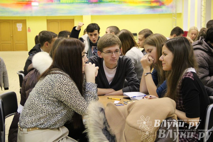 Третий тур игр «Что? Где? Когда?» состоялся вчера в ДК ЛК (фото)