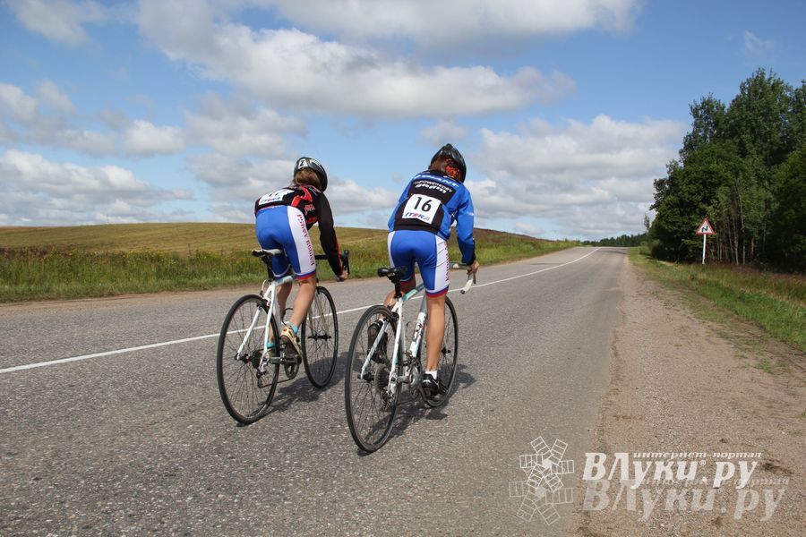 ВЛуки.ру: Состоялся Чемпионат и Первенство России среди девушек по велоспорту в парной гонке.