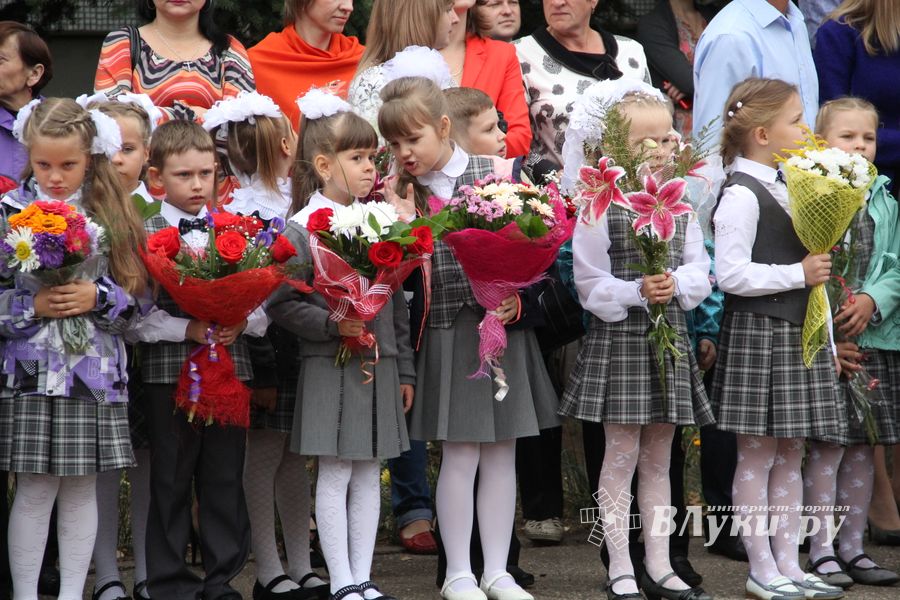 Школа №12 встретила День знаний (фото)