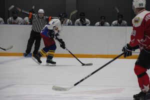 Две победы у великолукских хоккейных команд (ФОТО)