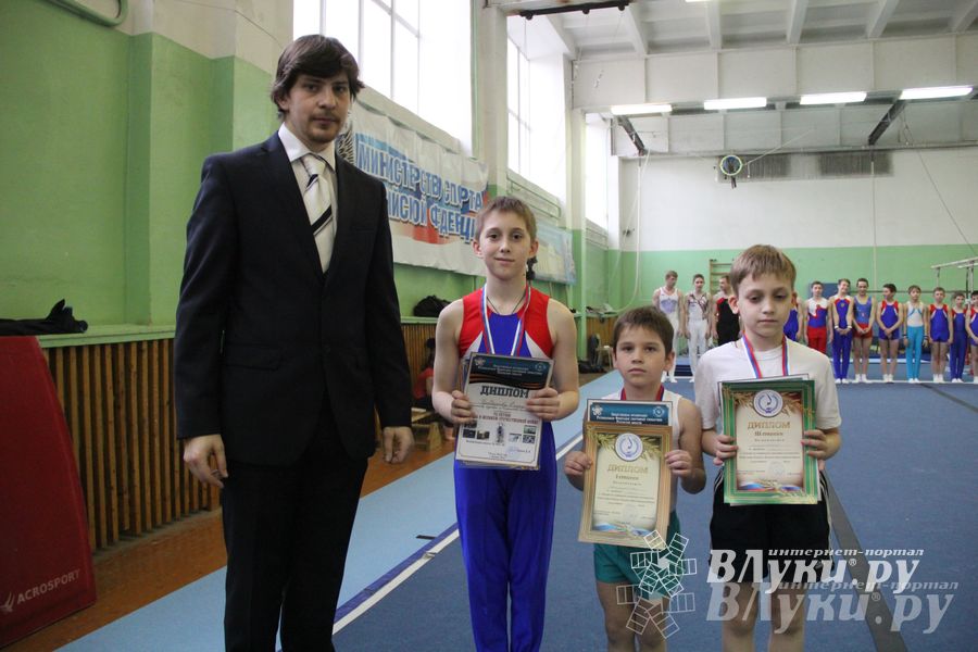 В Великих Луках прошел турнир по спортивной гимнастике (фото)