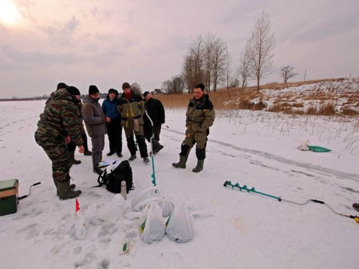 Великолукские рыбаки победили в фестивале по ловле рыбы на блесну (фото)