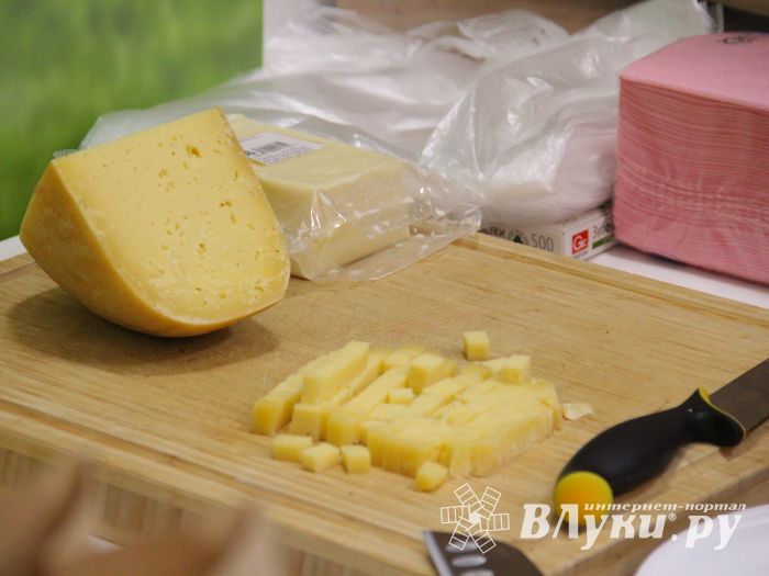 В Великих Луках открылась 10-я универсальная выставка (ФОТО)