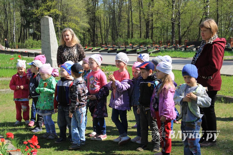 Дети Великих Лук — детям Войны (ФОТО)