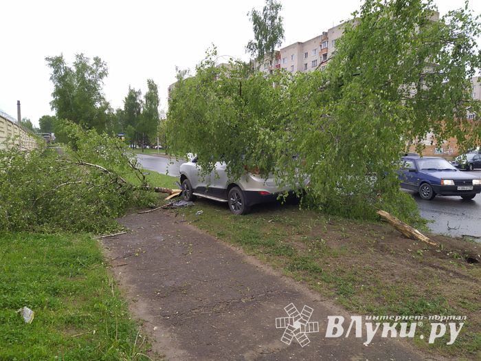 На пр-те Октябрьском произошло ДТП (ФОТО, ВИДЕО)