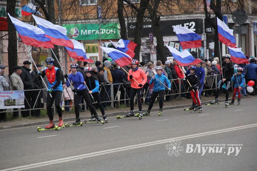 Великие Луки отметили День народного единства (фоторепортаж)