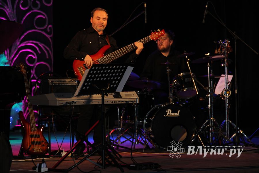 В Великих Луках состоялся концерт «Рождественский джаз» (фото)