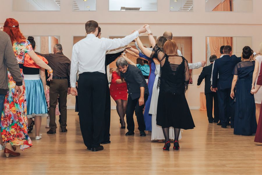 Великолучан приглашают на «Прогулку по Парижу» (0+) (ФОТО)