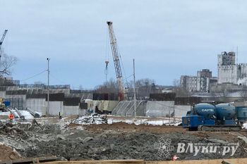 В Великих Луках продолжается строительство путепровода (ФОТО)