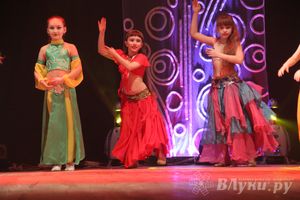  В ДК им. Ленина состоялся отчетный концерт студии восточного танца «Восточные сладости» (фото)