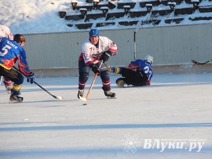 Великолукские хоккеисты разгромили гостей (фото)