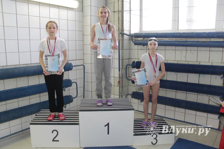 В Великих Луках прошли соревнования по плаванию «Быстрый Кашалот»