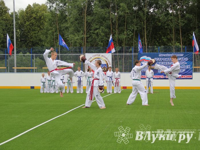 Открытие физкультурно-оздоровительного комплекса в Великих Луках (фото)