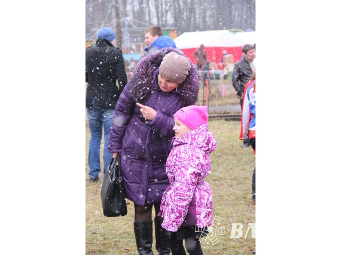 В Великих Луках сожгли Масленицу (фото)