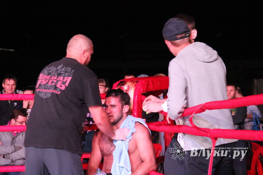 В Великих Луках прошли бои по смешанным боевым единоборствам ММА (фото)