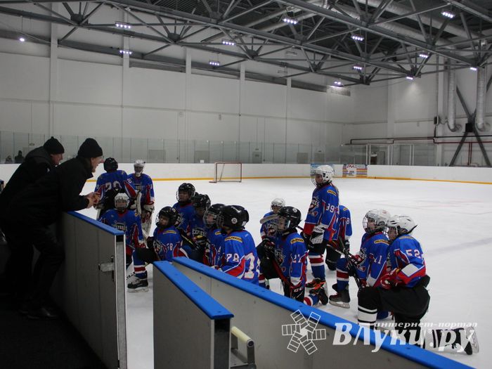 В Великих Луках прошел детский Открытый турнир по хоккею (ФОТО)
