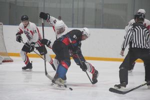 В Великих Луках прошли хоккейные матчи (ФОТО)