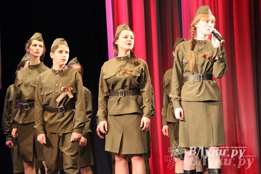 Праздничный вечер, посвященный 70-летию Победы в Великой Отечественной войне 1941-1945 годов прошел в Великих Луках (фото)