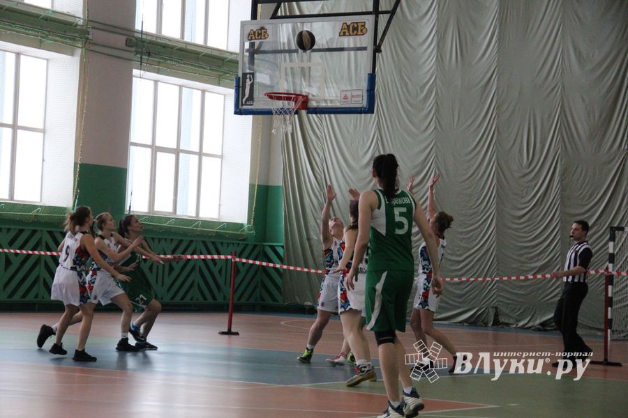 В Великих Луках прошли игры АСБ высшего дивизиона «Северо-Запад» среди женских команд (ФОТО)