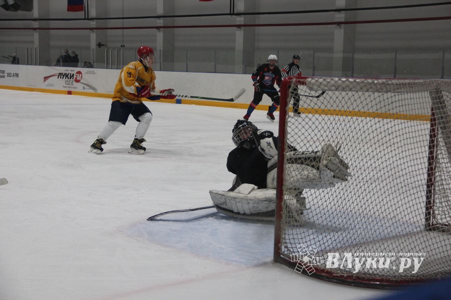 Две великолукские хоккейные команды провели встречу в рамках Чемпионата Псковской (ФОТО)