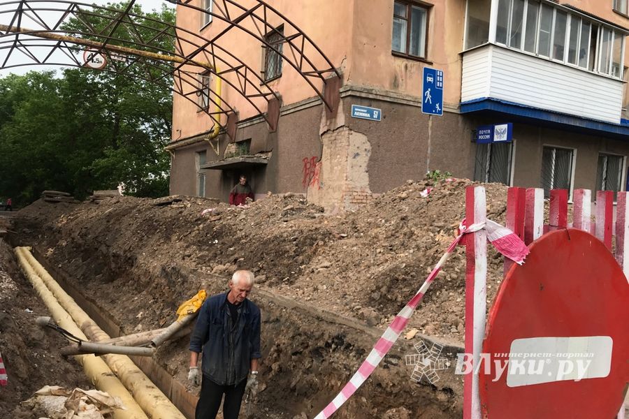 На пл. Калинина заменили большой участок теплосетей (ФОТО)