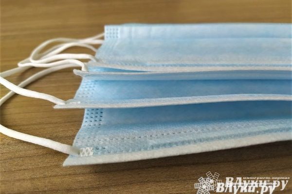 В медорганизациях Псковской области продолжает действовать масочный режим