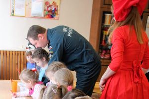 Воспитанники детского сада «Берёзка» встретились с сотрудником МЧС (ФОТО)