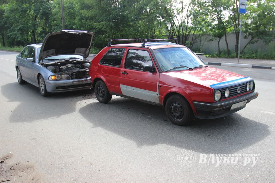 На Гагарина в Великих Луках столкнулись два «немца» (ФОТО)