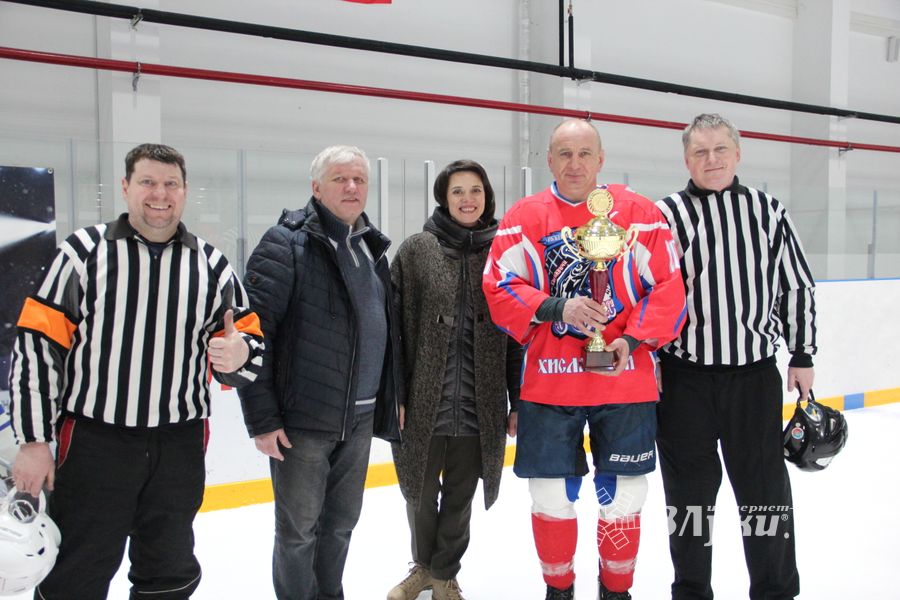 Памятный турнир по хоккею прошел в великолукском «Айсберге» (ФОТО)