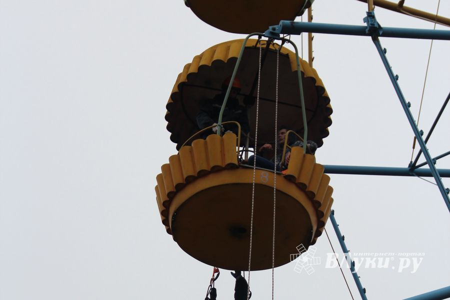 В Великих Луках в Парке культуры и отдыха полным ходом идёт подготовка к празднованию Масленицы (фото)