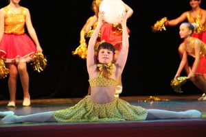 «Великолукская Веснянка» на сцене ДК ЛК