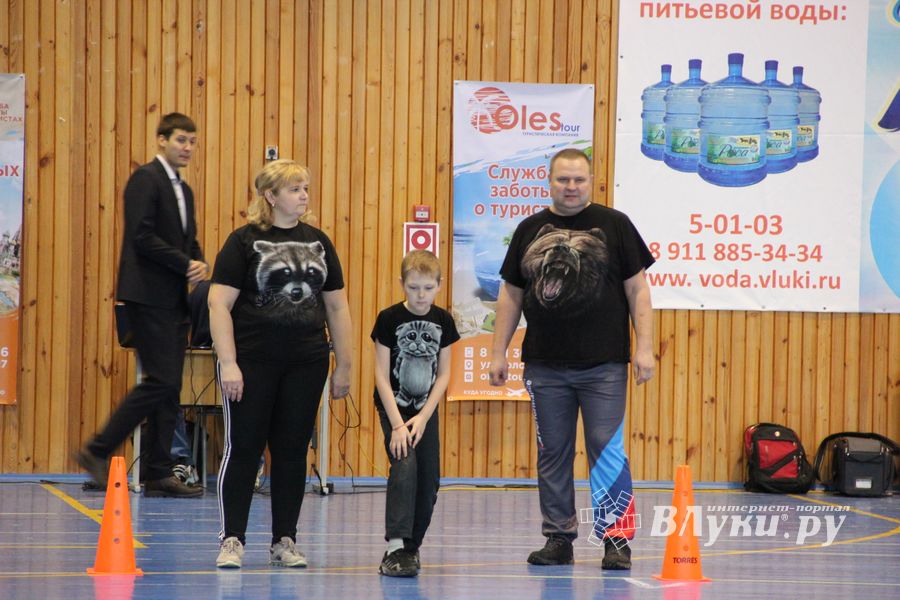 Семейные соревнования «Папа, мама, я – спортивная семья» прошли в Великих Луках (ФОТО)