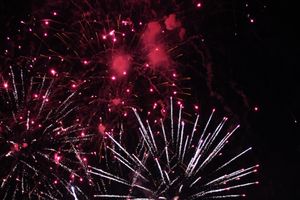 Праздничный салют в честь Дня города