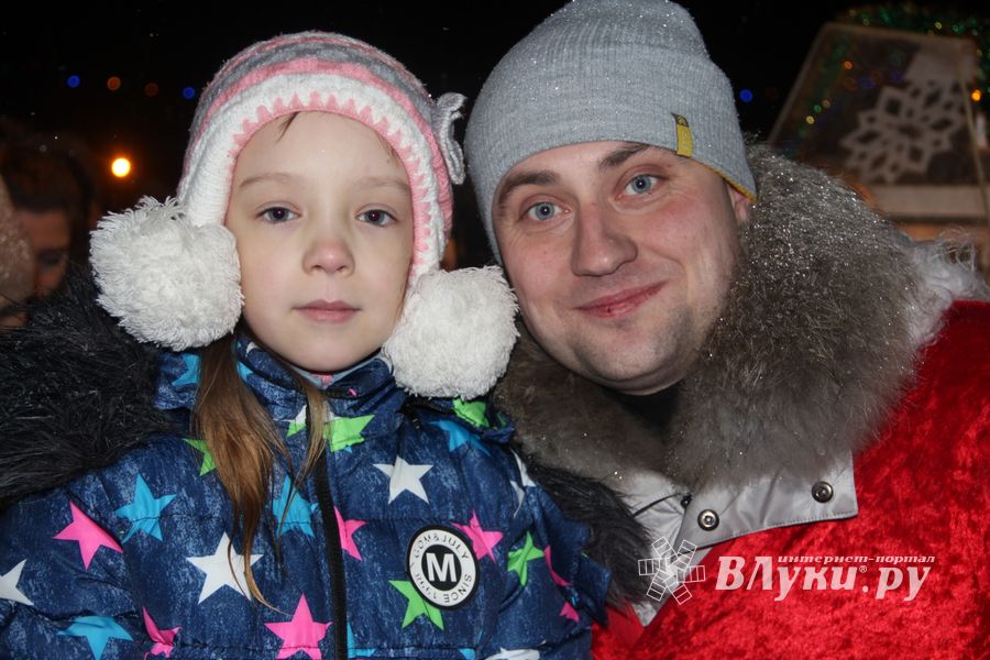 ТК «Первомайский» подарил великолучанам новогоднее волшебство (ФОТО)