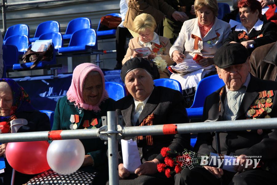 Великие Луки отмечают День Победы