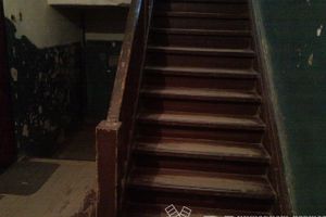 ​Жители дома на улице Заслонова в Великих Луках ждут ремонта (фото)