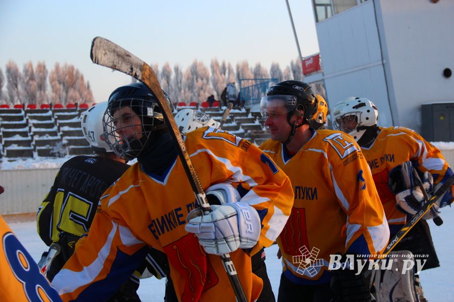 Великолукские хоккеисты разгромили гостей (фото)