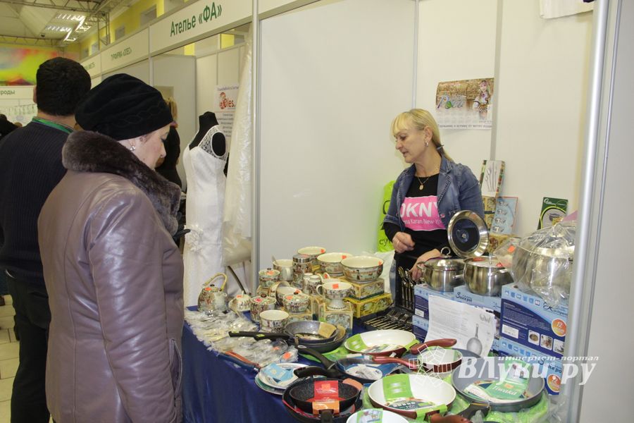 Шестая великолукская универсальная выставка открылась в Великих Луках (фото + видео)