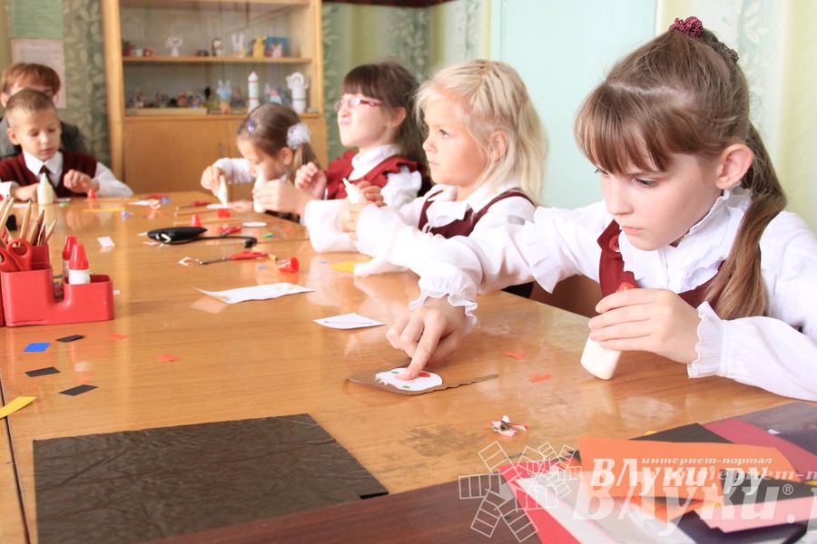 Великолукских лицеистов посвятили в «Маленькие мастера»